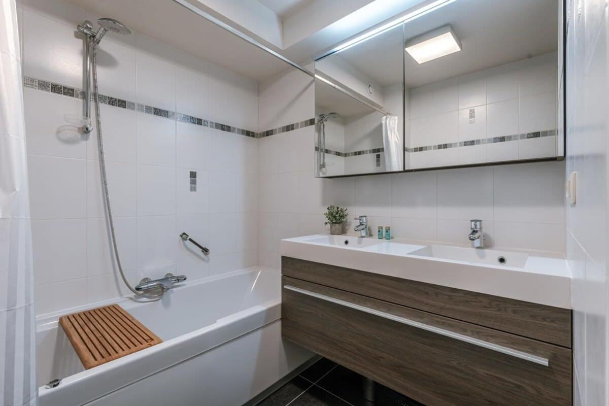 Huswell - Bright Apartment With Parking Near The Beach Бредене Екстериор снимка
