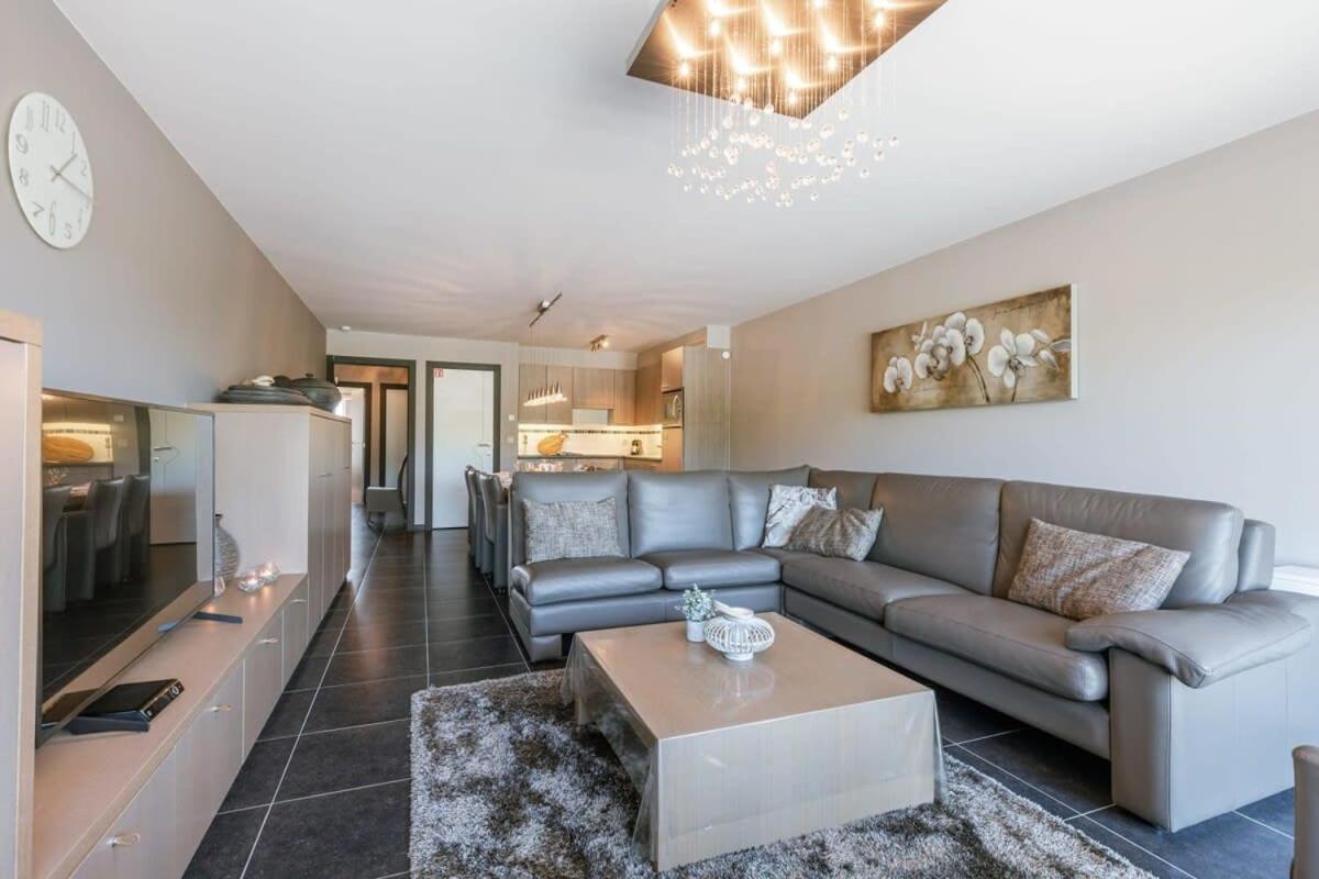 Huswell - Bright Apartment With Parking Near The Beach Бредене Екстериор снимка